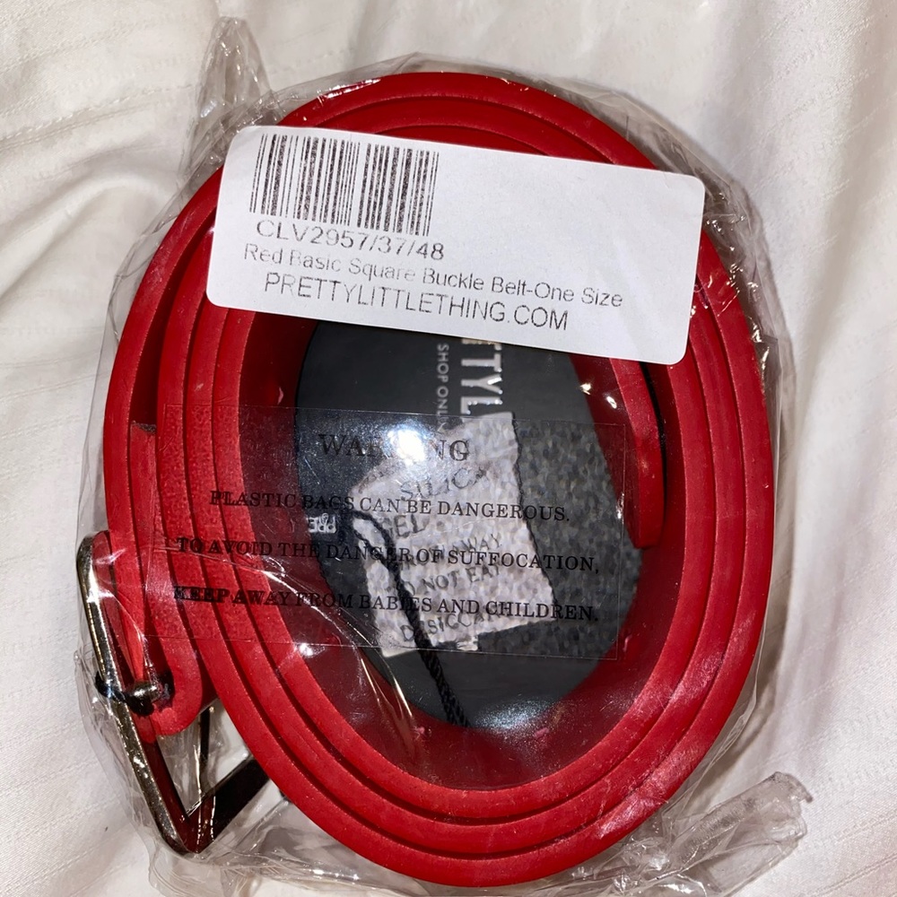 RED Basic Square Buckle Belt